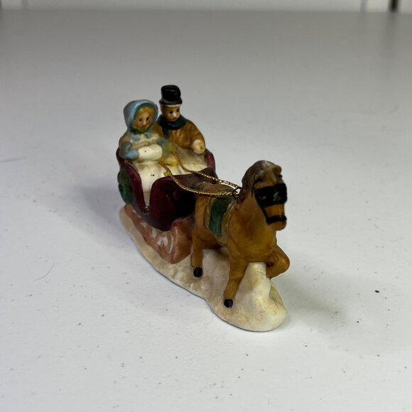 Christmas Village Miniature Horse & Carriage Figurine, Victorian-Style Couple - Picture 6 of 8